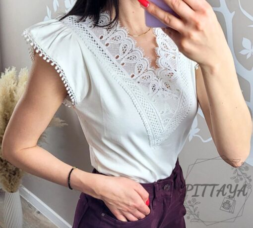Bluzka zdobiona biała
