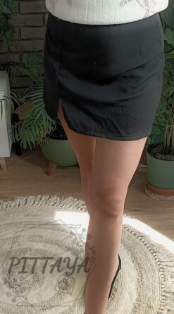 Spódniczka damska z rozcięciem 2